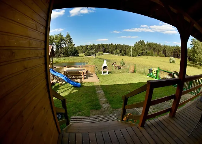 ヴィラ Domek Letniskowy Nad Stawem Lipusz